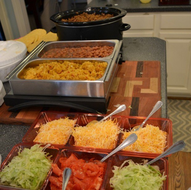 4-tips-for-a-diy-taco-bar-hannah-drake-party-food-bars-food-for-a